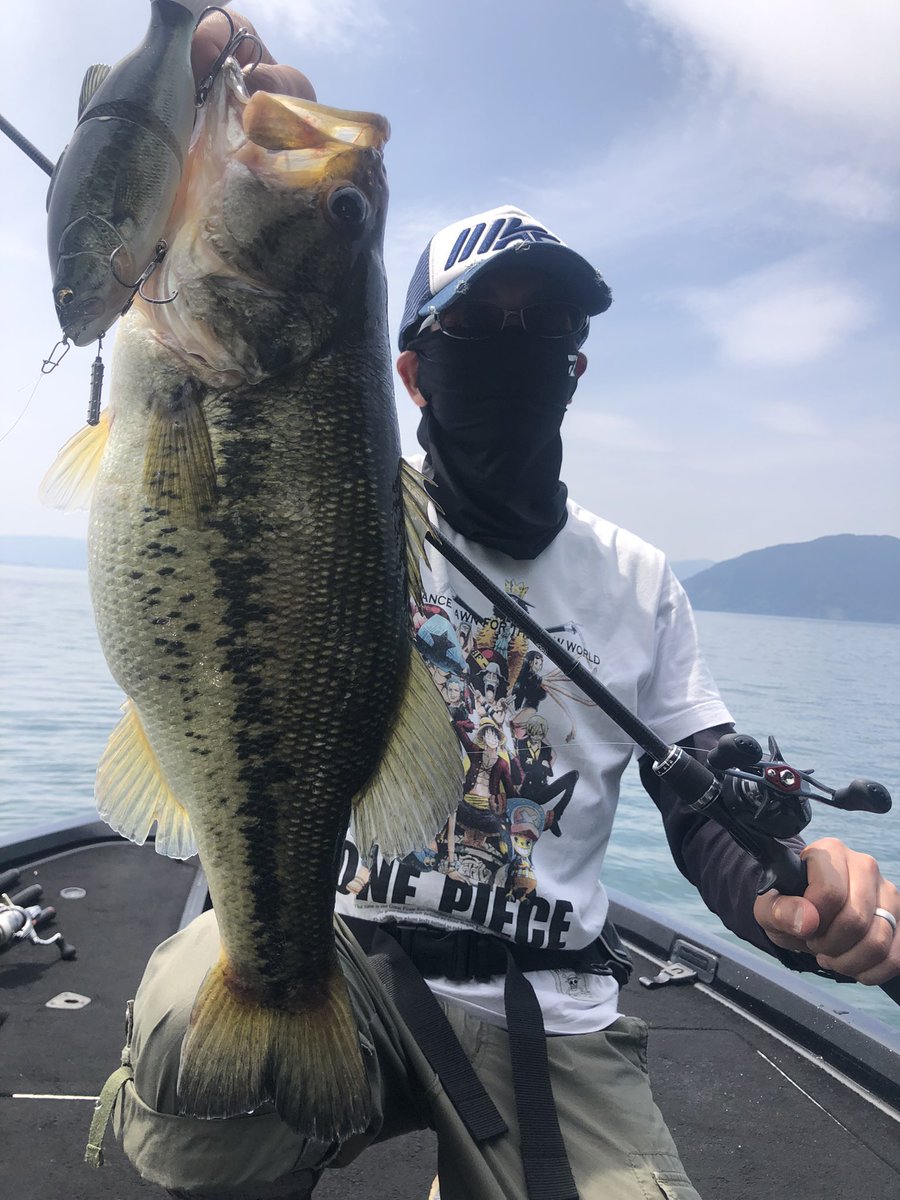 MauYuhi's tweet photo. ビックベイト
バスロイドでズドーン🎣 https://t.co/Ielf8lmeya
