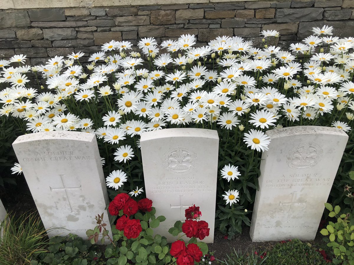 foxton44's tweet photo. Bedford House Cemetery https://t.co/oY37NCfJxi