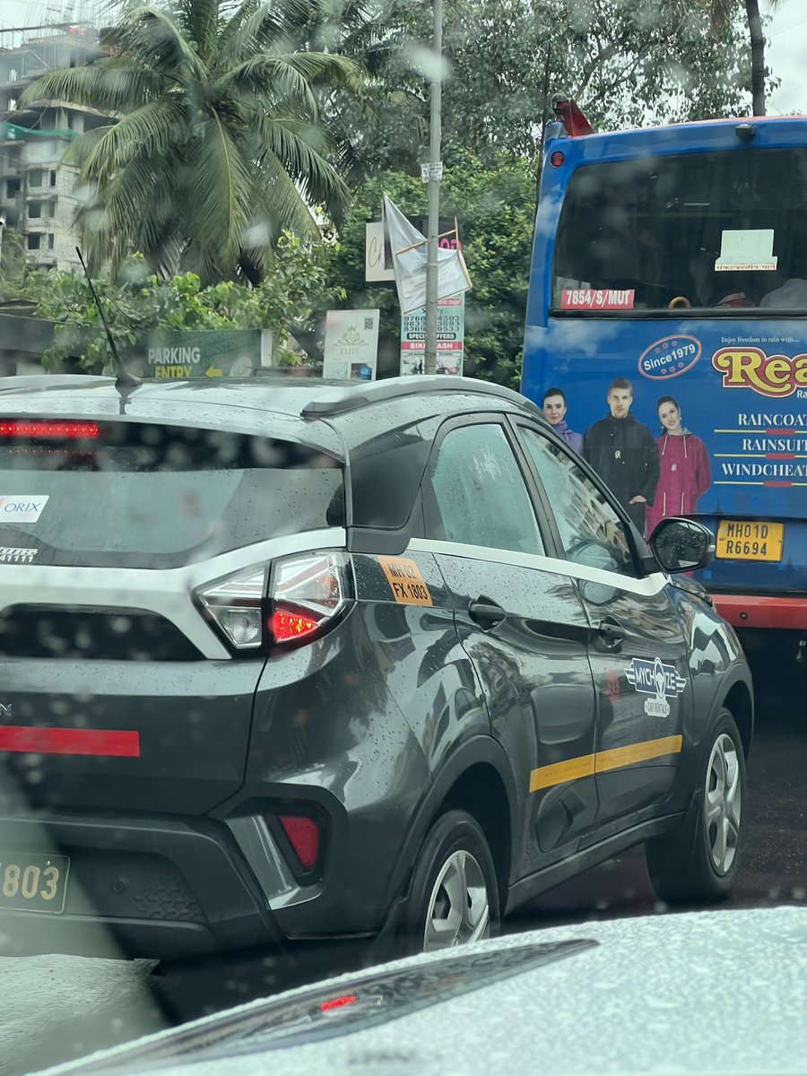 ‼️ RUTHLESS DRIVER. RASH DRIVER. CHASED MY CAR TO BANG INTO IT!! BEEN TRYING TO REACH THE @MyChoize_Cars @ORIXINDIA HELPLINE!! NO REVERT!!! 😡 PLEASE LOOK INTO THIS @MumbaiPolice THIS IS UNACCEPTABLE! Not sure if they screen their customers well before handing over the cars!