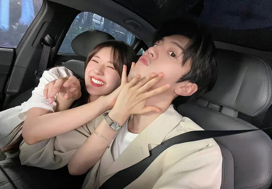 afterrnoont's tweet photo. More in car selfies 🦊🍃💘
#HiddenLove #ZhaoLusi #ChenZheyuan https://t.co/CKhLzMTVnH