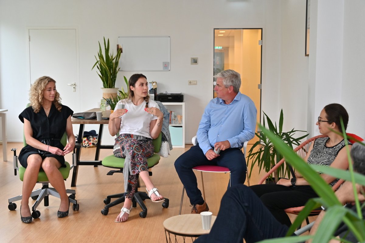 networking_buzz's tweet photo. Last Thursday in Rotterdam we learned about relationships &amp; the success of business

9 entrepreneurs came to this workshop to hear from Certified Coach Elena Burykh PhD, they networked and connected

Join us on 13/07: https://t.co/oGs9VvjiyV

#entrepreur
#business
#networking https://t.co/fdPQkIskkV