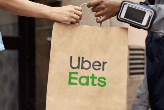 Oz_Hospitality's tweet image. 👨‍🍳Online trolls attack award winning Melbourne chef 
❌PappaRich Brisbane franchise goes into liquidation 
🚴@UberEats expands meal delivery service to remote areas 
➡ and more… icont.ac/4S46i 

#chef #hospitalityindustry #mealdelivery #cheflife #restaurant