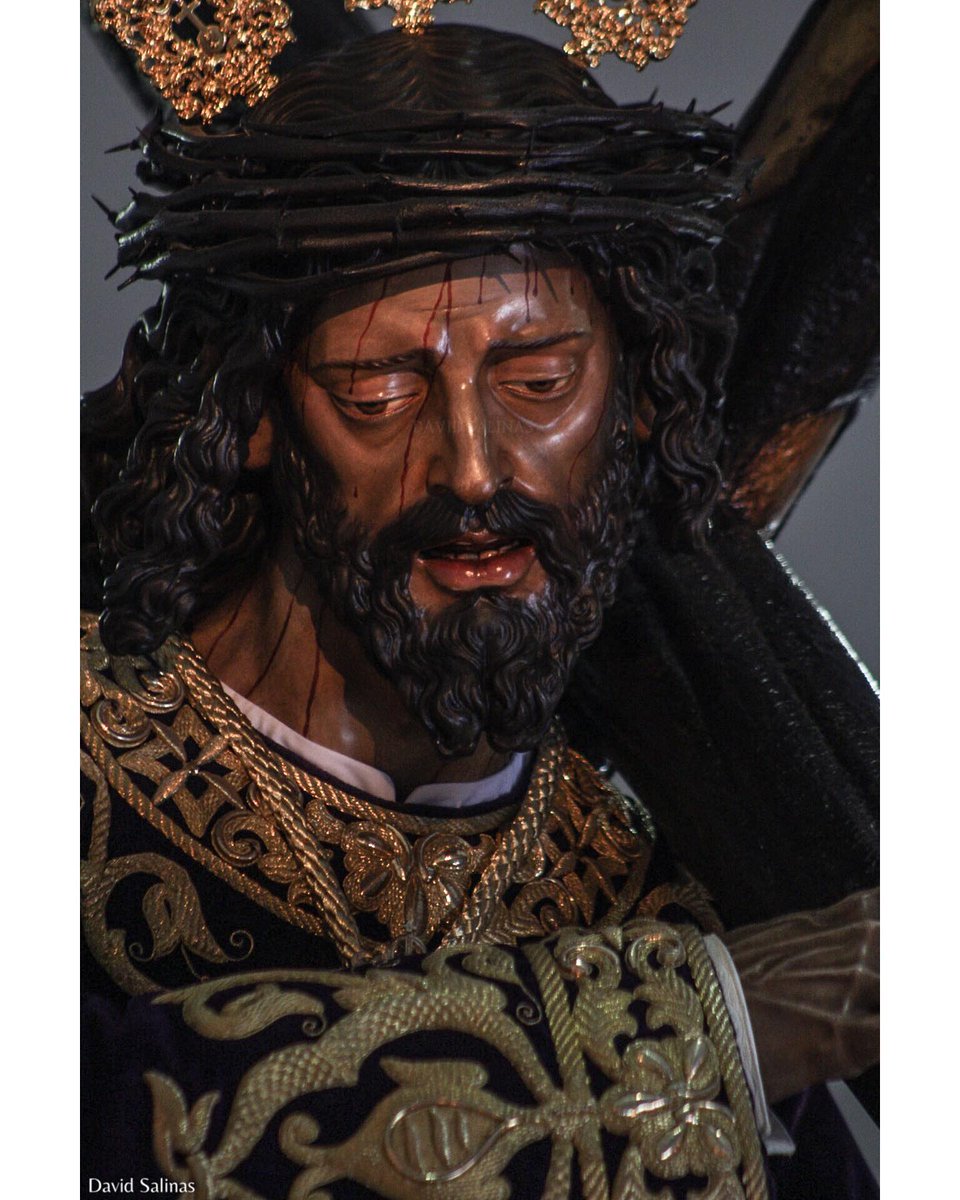 El barrio de Nueva Málaga está bajo su Perdón.
Foto 📷: <a href="/dsalinasfotogr/">David Salinas Fotografias</a>
⛪️: <a href="/hnuevaesperanza/">Hermandad Nueva Esperanza</a> <a href="/estampacofradev/">Estampa Cofrade Fotografias</a>

#SentirCofrade #Málaga #NuevaEsperanza #NuevaEsperanzaMLG #HdadNuevaEsperanza #NazarenoDelPerdon #NazarenoDelPerdonMLG #PerdonMLG #PerdonyNuevaEsperanza #CofradiasMLG