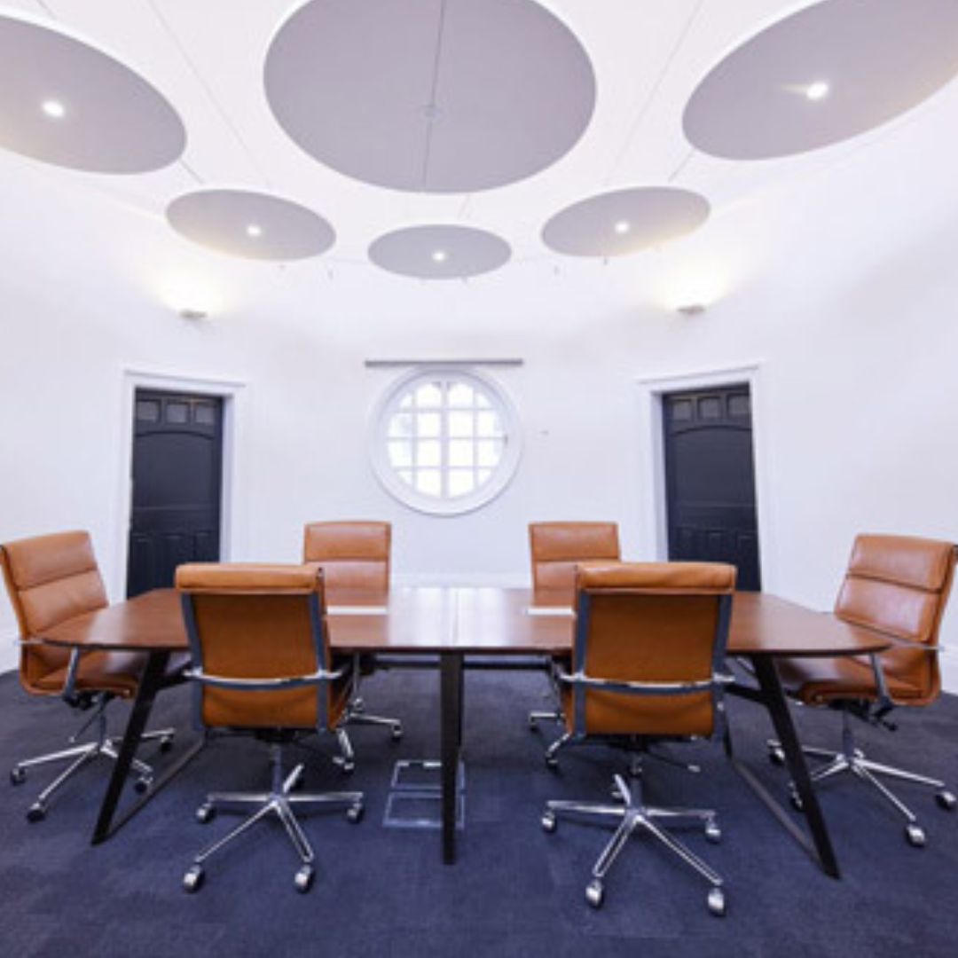 Dare to think outside the box and collaborate ideas with the team and clients, taking you to the next level at Airivo Birmingham. 

Click here to book and enquire 
airivo.com/serviced-offic…

#officespace #officedesign #hqoffice #meetingroom #bennetshill #officespacebirmingham