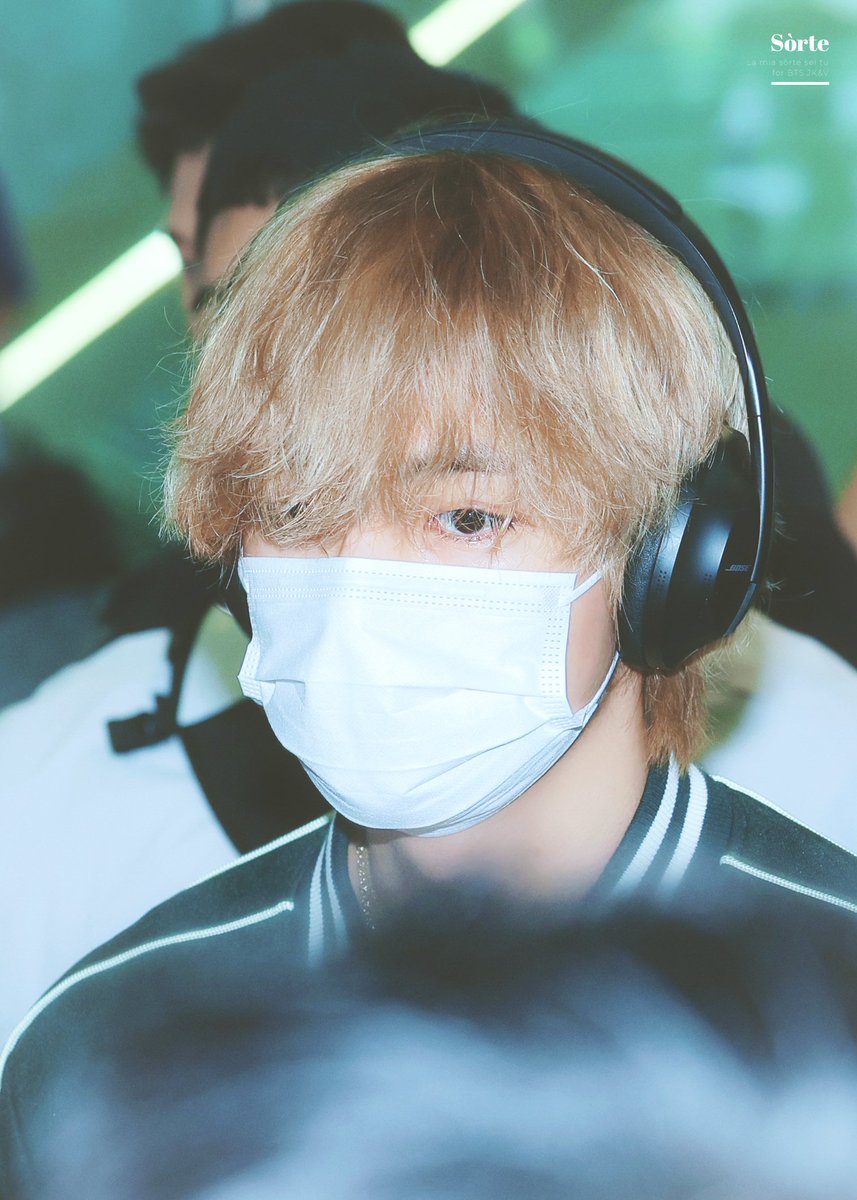 SORTE613's tweet photo. 곰돌잉 오느라 고생했어 💜💚💜💚

230704 태형 입국 HQ 고화질 
#김태형 #태형 #V #TAEHYUNG #テテ
@BTS_twt https://t.co/1kSlJmHG3v