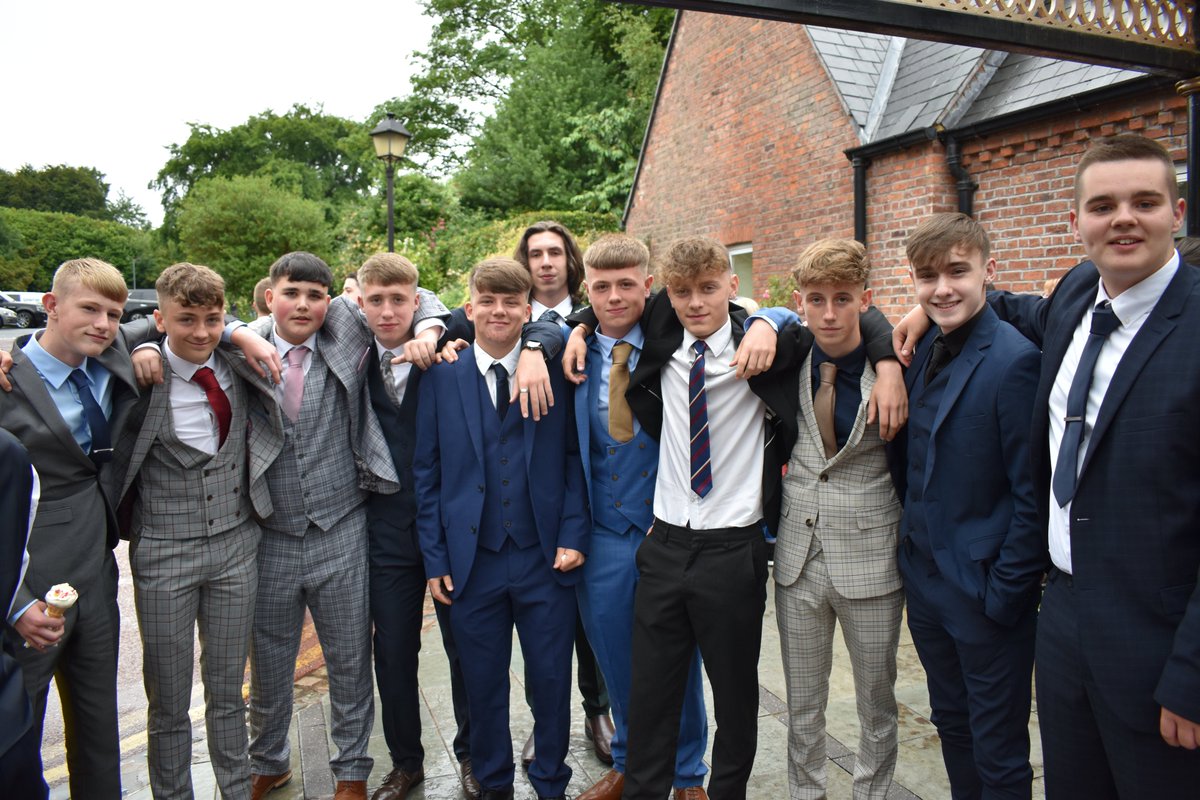 harper_year11's tweet photo. Huge thank you to @WorsleyPark for hosting our Celebration Evening on Friday. Year 11, we are so proud of you all #WeAreHarper @HarperGreen ❤️ https://t.co/9Y0ixDKXv3