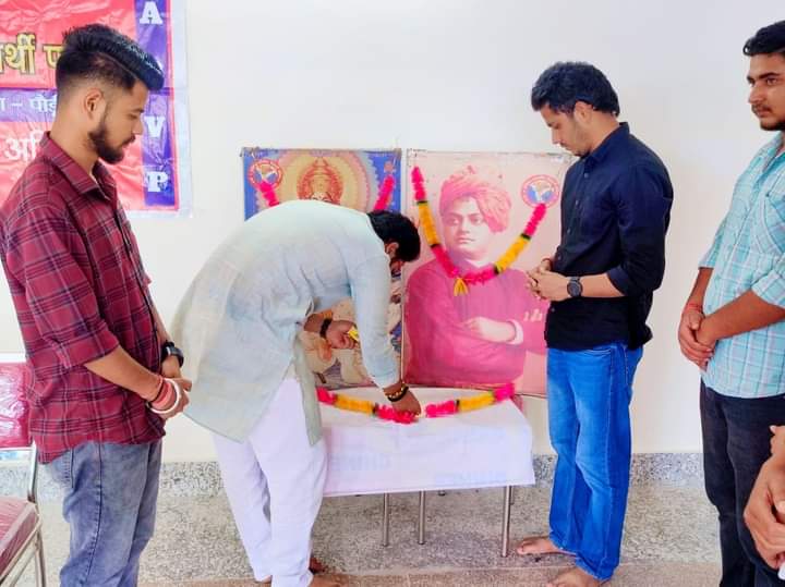 ShashwatABVP's tweet photo. अभाविप के स्थापना दिवस (9 जुलाई) के उपलक्ष्य में होने जा रहे कार्यक्रमों की योजना के निमित्त ABVP पौड़ी इकाई की बैठक सम्पन्न हुई। 
#AbvpPauri 
#AbvpUttaranchal
@AshishSainram @iManojNikhra @VikramFarshwan https://t.co/xRP38iANf6