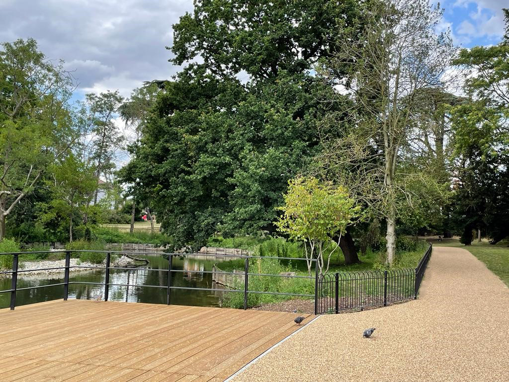 BlakedownLandsc's tweet photo. At Boston Manor Park, the woodland boardwalk and viewing platform are almost reaching completion.  The woodland area is naturally boggy and these additions will allow visitors to cross this area more easily.
@LBofHounslow @AllenScott_Ltd @BostonMnrHouse
#parks #landscaping https://t.co/XL5tR2QrM6