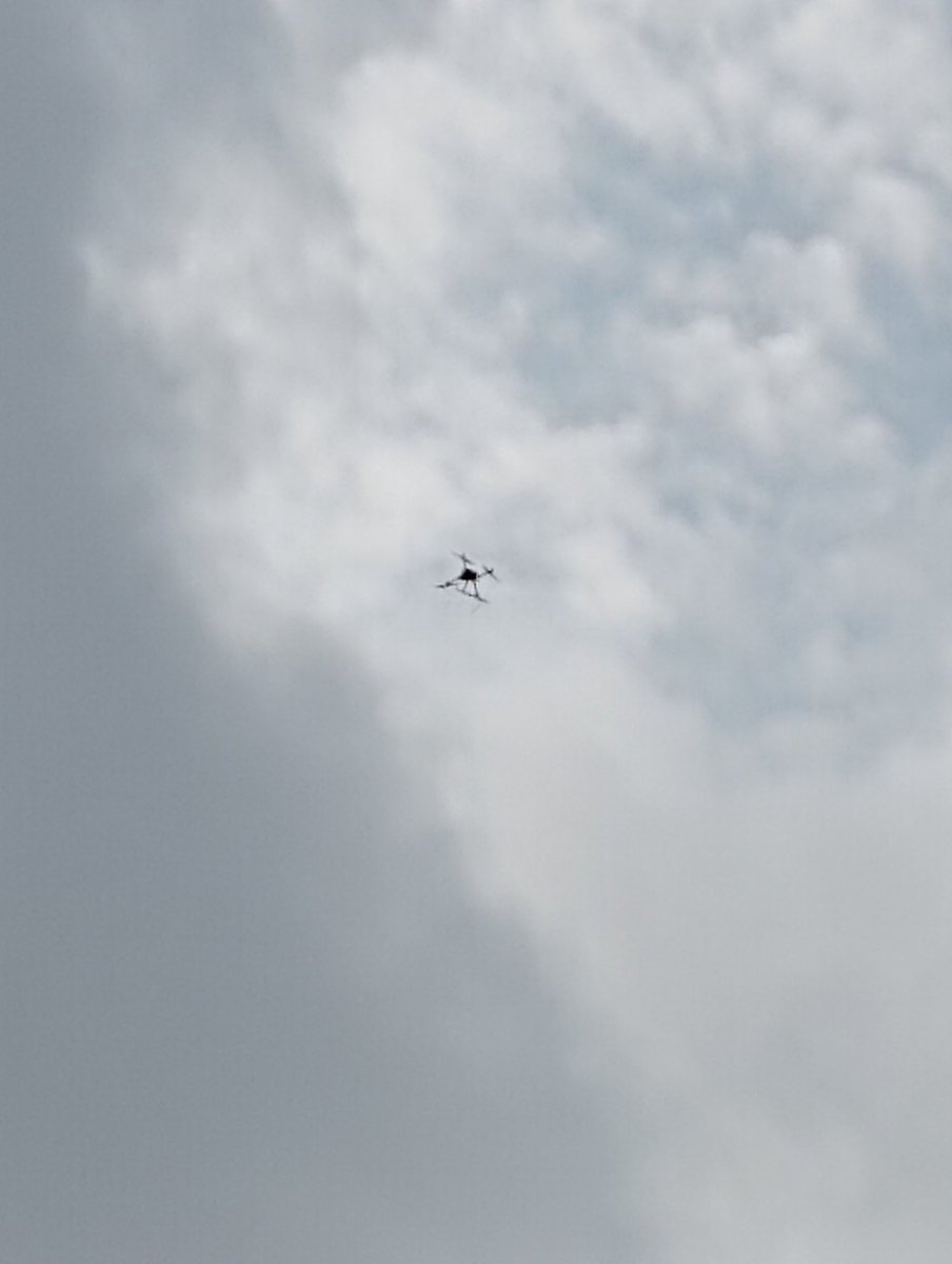 n_laban's tweet photo. @BARENDRECHTzh 2 dikke drones boven Zuideinde ?? @BarendrechtnuNL https://t.co/u2scXO6bS4