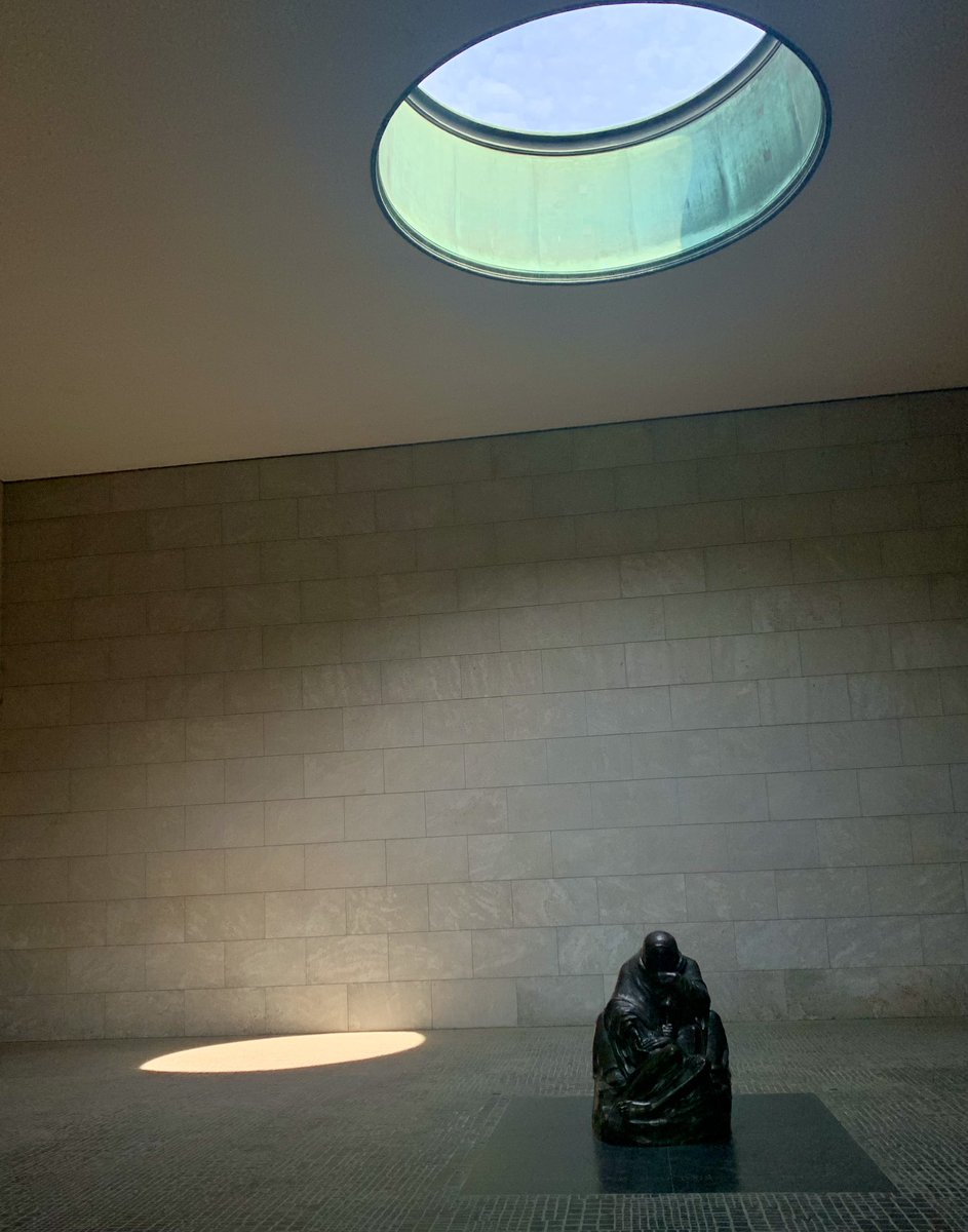 SebiCondu's tweet photo. Without the shadow there is no emotion… https://t.co/JsPPprd056