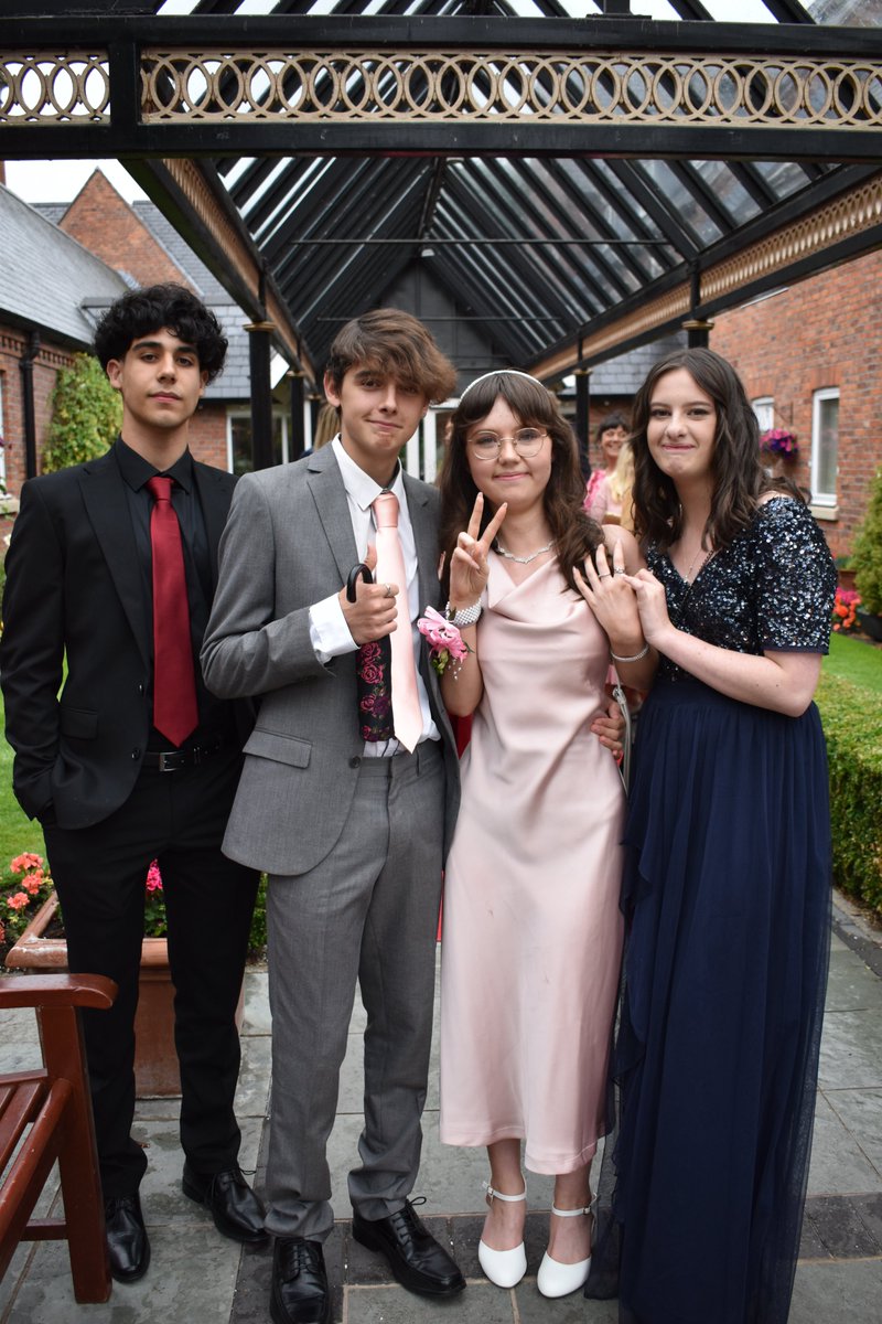 harper_year11's tweet photo. Huge thank you to @WorsleyPark for hosting our Celebration Evening on Friday. Year 11, we are so proud of you all #WeAreHarper @HarperGreen ❤️ https://t.co/9Y0ixDKXv3