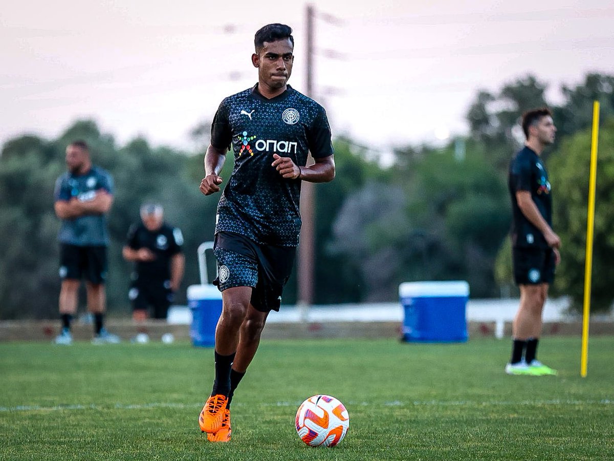📸 | Kerala Blasters FC's young midfielder Vibin Mohanan pictured training with Greek club OFI Crete (First Division). Vibin will be with the club for a month and will play some friendlies as part of the club's pre-season. #IndianFootball