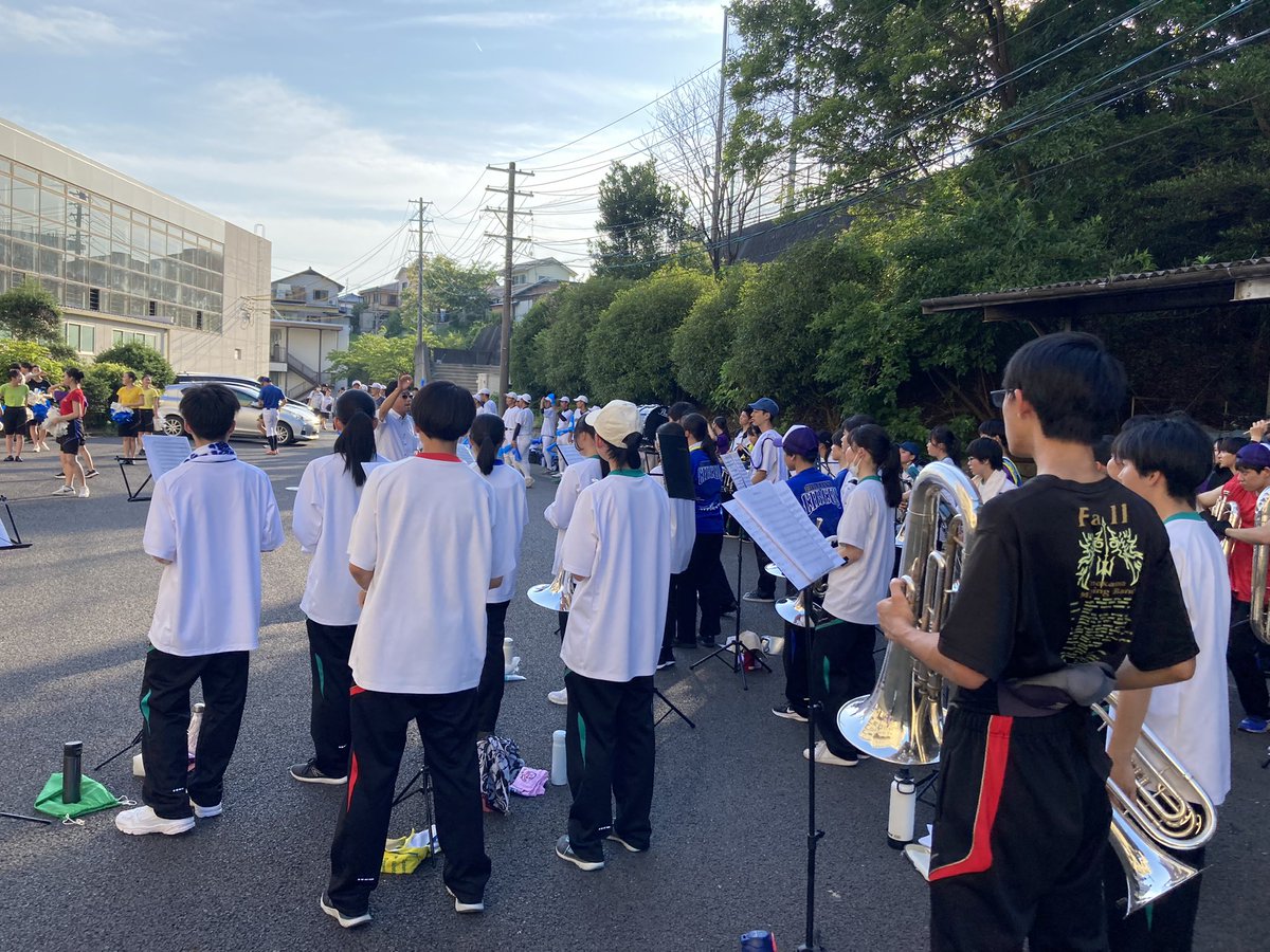 今週8日から岐阜県高校野球選手権大会が始まります。今日は野球部、バトン部と野球応援の合同練習を行っています。
美濃加茂野球部頑張ってください！　当日も全力で応援します！