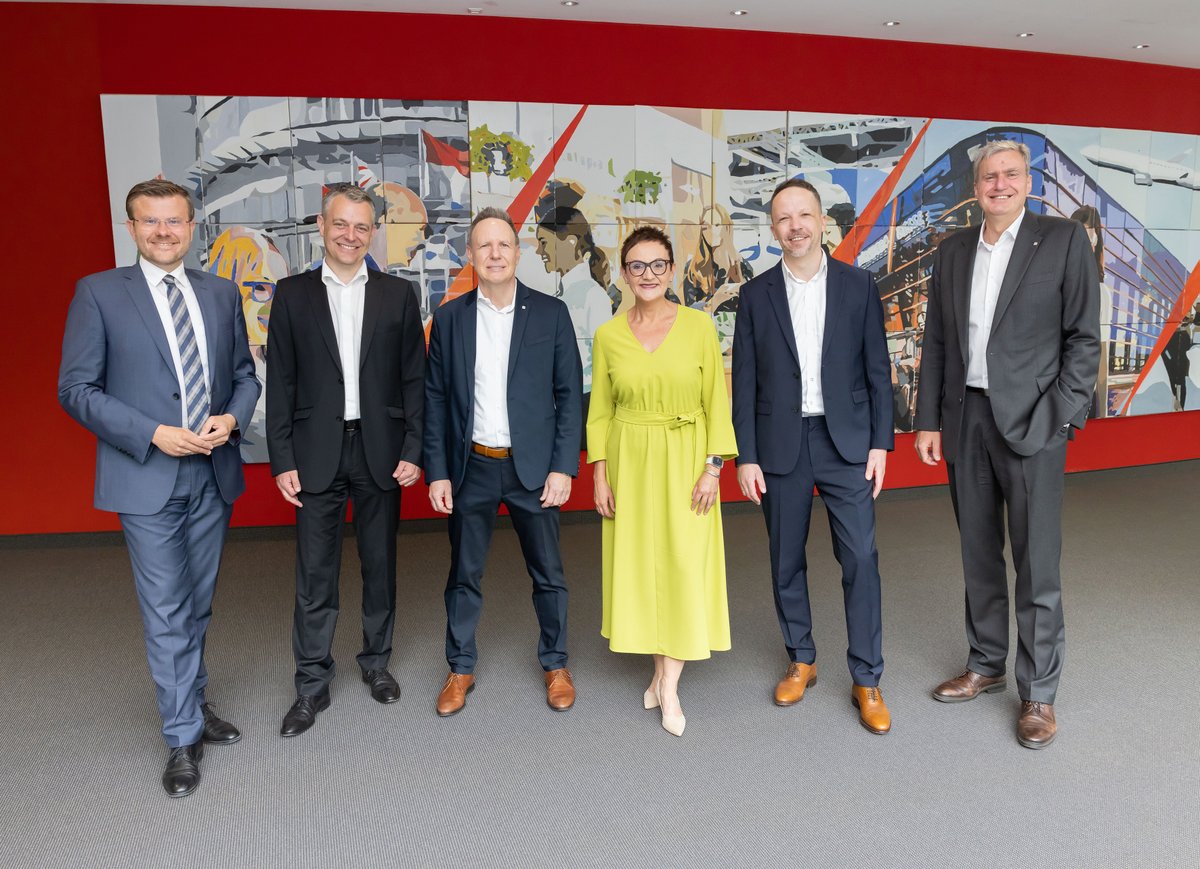 NürnbergMesse Group will have a new management structure: As resolved by the Supervisory Board, @peter_ottmann, who has led the company together with @Dr_Roland_Fleck since 2011, will be the sole CEO and supported by a new Group Executive Board. nuernbergmesse.de/en/press/press…