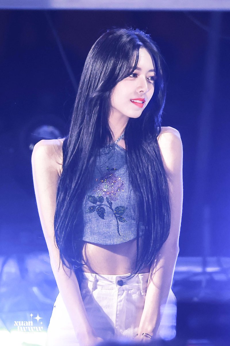 xuantwww_itzy's tweet photo. 230511 YUNA 

#ITZY #있지 #유나 #YUNA
#itzy_yuna #有娜 #申有娜 https://t.co/KTHofuCnXY