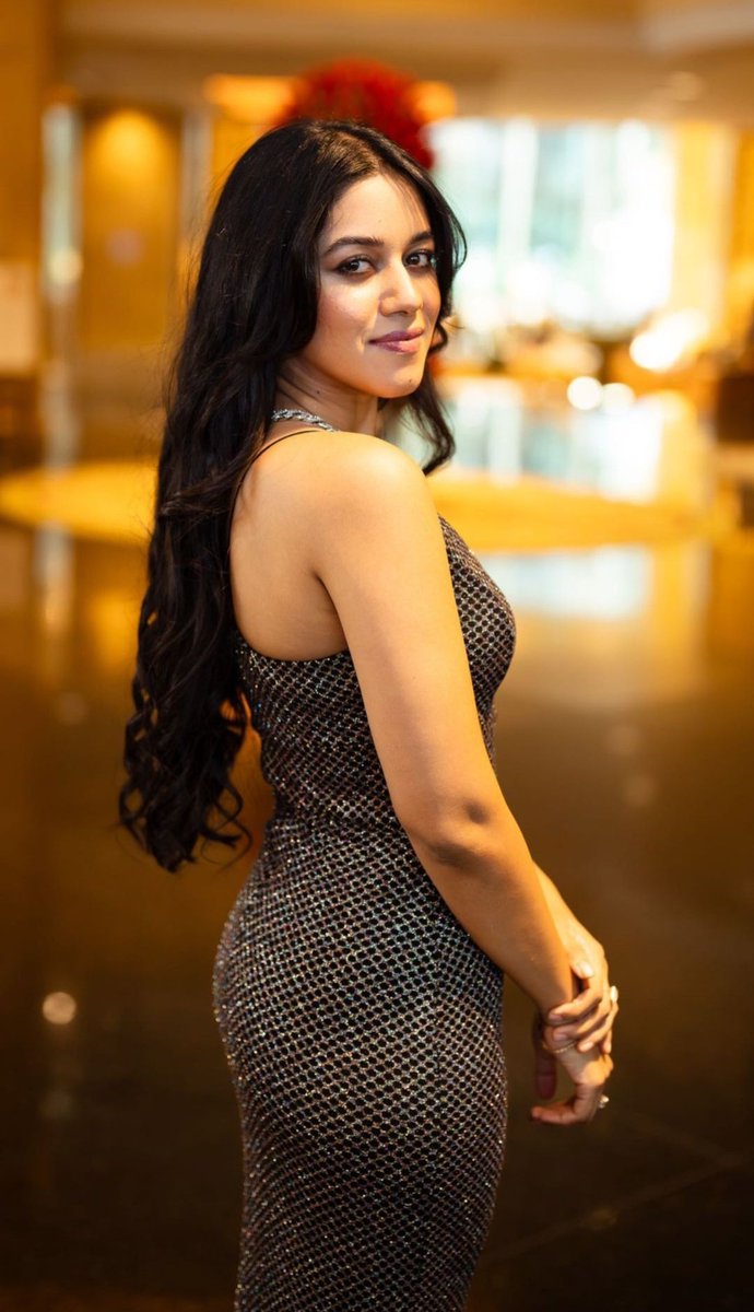 F0LhBWoaUAAGrG5?format=jpg&name=medium