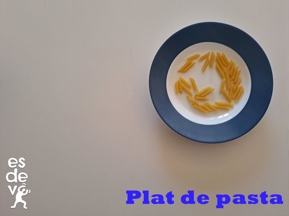 Comença #Platdepasta!
Arranquem assajos amb els actors Aitor Caballer i <a href="/Pauverpuc/">Pau Vercher</a> i la directora Paula Llorens, l'equip artístic d'aquesta obra que s'estrenarà al mes de setembre dins la programació del festival de tardor <a href="/russafaescenica/">Russafa Escènica</a>. 

#russafaescènica #teatre #València