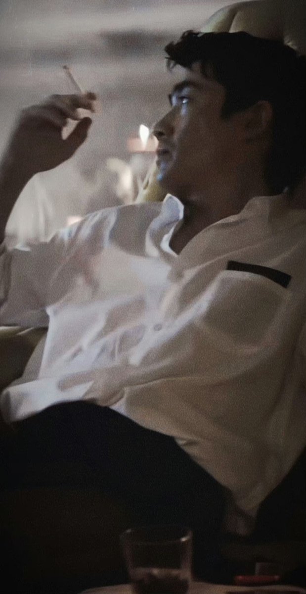 petals_fall's tweet photo. 담배피는 허페이.... 넘나 고자극..... https://t.co/FFmRGvdH2H
