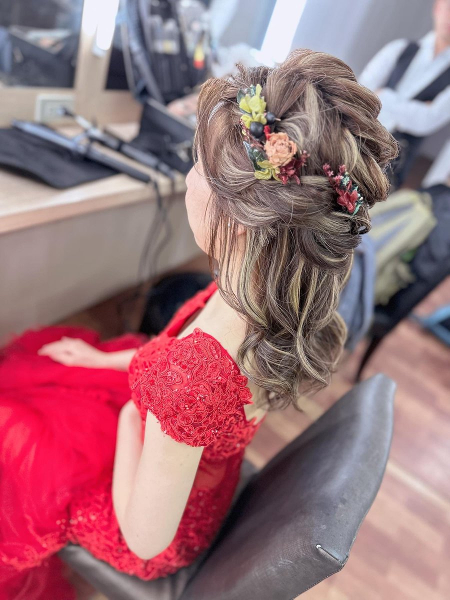 Andreabeautyna1's tweet photo. ＋Make Up &amp; Hair | 陳小華
＋dress | VIVI Bride H.K.
-

#港客婚紗拍攝
#香港薇薇新娘
#vivibridehk
#bridehk
#香港新娘婚紗外拍 https://t.co/CPNGFVtSRC