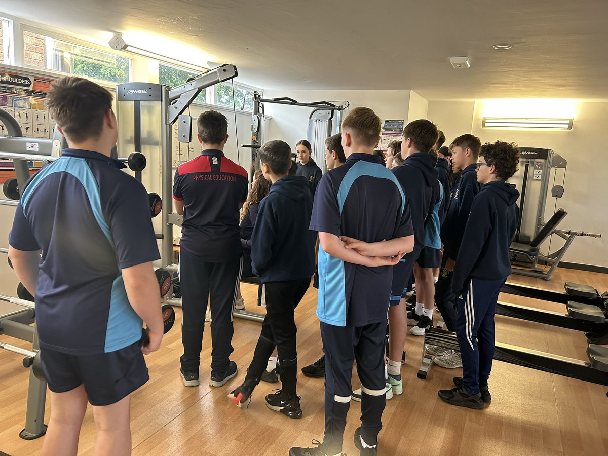KC1school's tweet image. Year 8 students had an induction in the Fitness Suite today to learn how to use the equipment safely. #commitment #fitness #safeexercise #activitiesweek2023 #transition