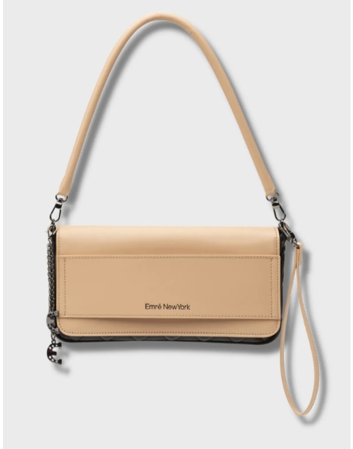 TheErturkEmre's tweet image. En çok satanlarda dün; Madison bag.
Şık, pratik, fonksiyonel, tasarım deri olmasına rağmen fiyatı uygun.
Made in Turkey ✔❣ Luxury 
@EMRENY 

#EmreErturk 
#EmreErturkNewYork 
#EmreNewYork
#bag
#canta