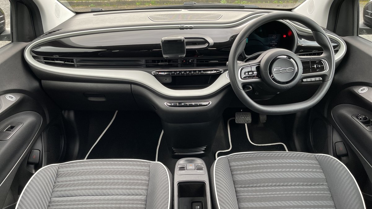 Preston_MP's tweet photo. Preston Motor Park are delighted to offer this lovely Fiat 500e 70-kW Action 24kWh with Parking Sensors in Grey &amp; under 5,000 Miles. (ELECTRIC).

Available at £18,500

Call us on 01772 010 110

#Motorparks #ElectricCar #Fiat500 https://t.co/MASyWHNAKT