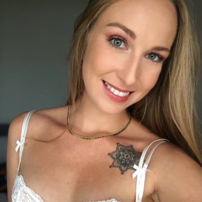 #NouvellePhotoDeProfil https://t.co/LQrioxy3uO<a href="/tag/nouvellephotodeprofil"class="tags">#NouvellePhotoDeProfil</a>