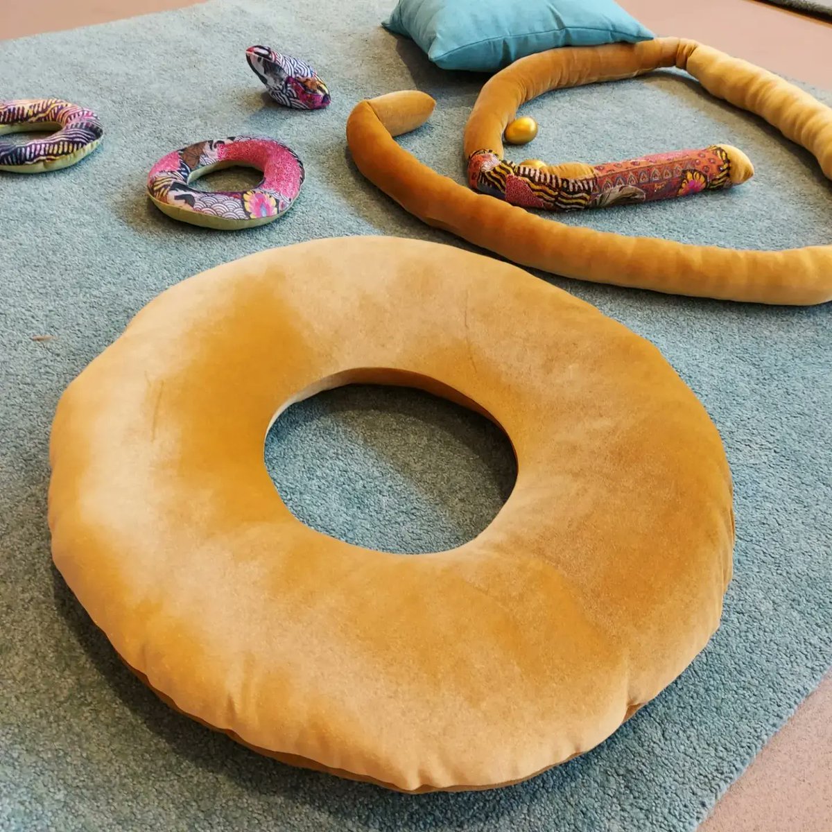 lucyturnerwhit's tweet photo. This Friday it's our last #ArtBaby before we break for the summer.
👶7 July 2023
👶10:30am - 2:30pm
We have our beautiful bespoke soft & sqidgey multi sensory art objects made by the amazing @evelynarts for babies & their grown ups to explore together.
https://t.co/gnfkqeg7ET https://t.co/9xUdW8tfxn