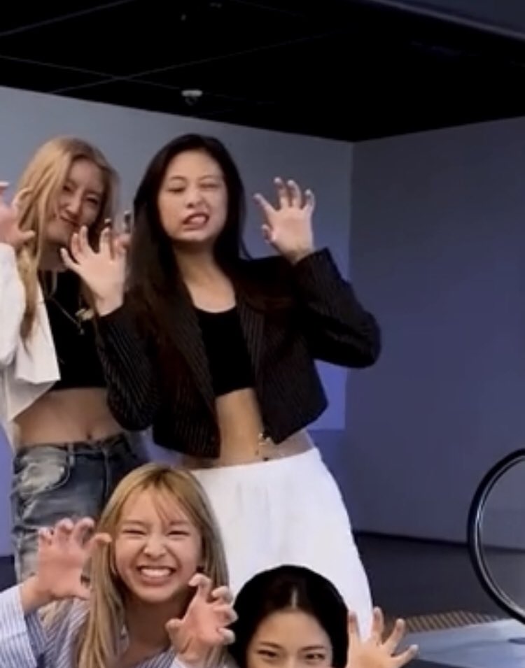 ahyeonpic's tweet image. she’s so adorable 

#AHYEON #BABYMONSTER #아현