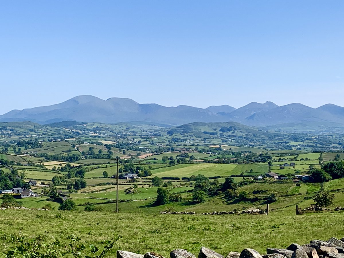 Who says it always rains in Ireland? The Mournes from Windy Gap… @NTMournes @EnjoyTheMournes @SaveTheMournes #NorthernIreland #mountains #countryside #TwitterNaturePhoto #TwitterNatureCommunity #photography #Weather #summer @visitireland @nmdcouncil @visitmourne #irishweather