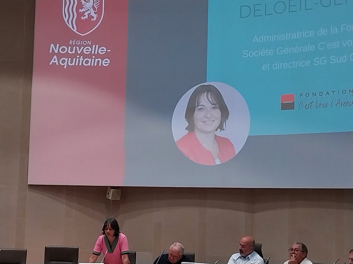 Ce matin, nous sommes aux côtés de  @AssoRebonds et @dropdebeton, 2 des partenaires #éducation par le #sport  de <a href="/Fondation_SG/">Fondation Société Générale</a>  pour le colloque "Rugby un jeu de société" à Bordeaux.