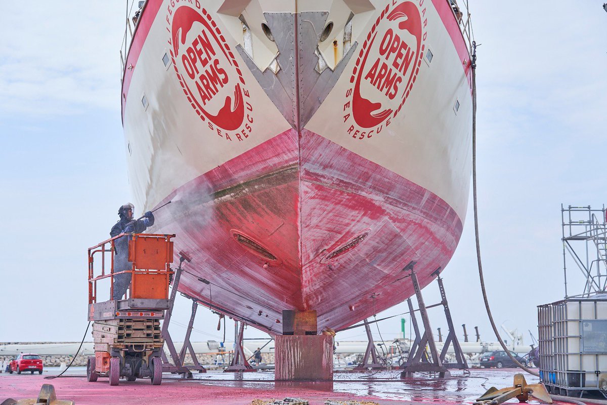 portsgencat's tweet photo. ⚓️ Aquests dies, @Pendennisyachts ha reparat de manera altruista el vaixell #Astral d'#OpenArms a les instal·lacions @vilanova_marina del port de #VilanovailaGeltrú. https://t.co/TJ8BdJ3u5S
