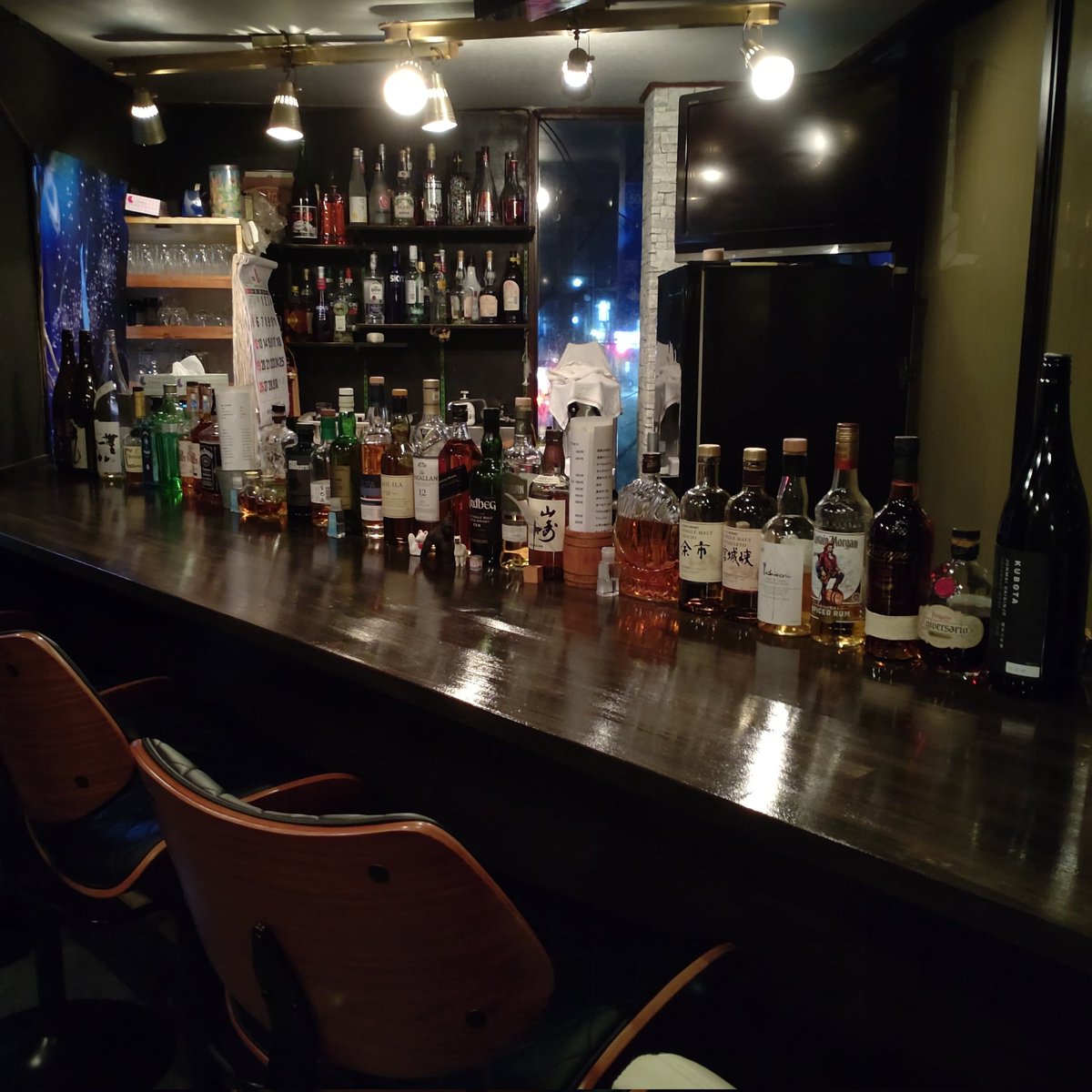 本日は体調不良により臨時休業致します。ご来店の予定だったお客様には大変申し訳ございません。
明日には営業出来るよう努力致します。ご了承ください。