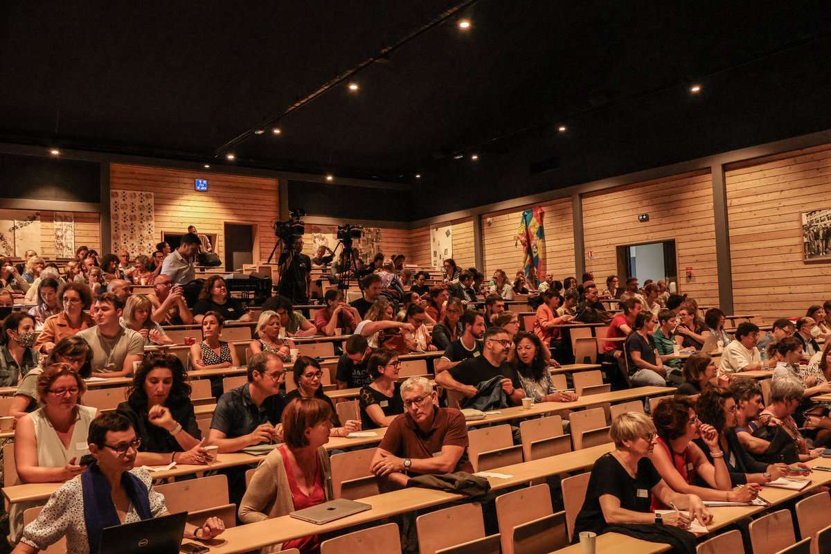 EplAgri's tweet photo. Vendredi, Beaune Viti Agro Campus accueillait la 6ème édition de la Journée de l'Innovation Pédagogique !😄
Ce sont plus de 200 professeurs, CPE, infirmières et directeurs qui se sont retrouvés pour échanger sur le thème des espaces pédagogiques pour améliorer le climat scolaire https://t.co/gho6U9Idyn