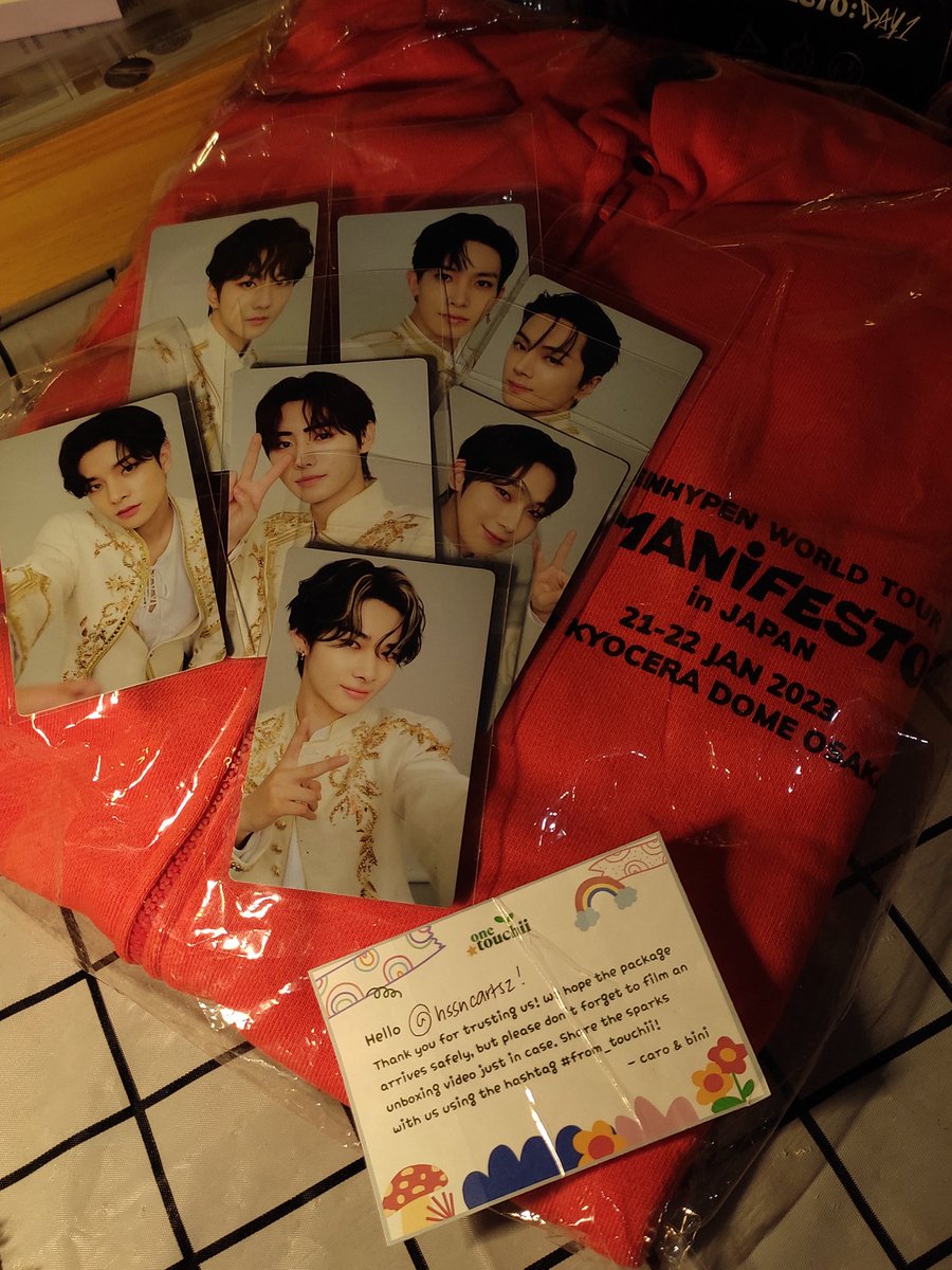 hssncartsz's tweet photo. ˗ˋˏ ꒰ #colemails ♡ ꒱ ˎˊ˗

🗓️ 07-04-2023

                       ⊹ 𓆩♡𓆪 ⊹

💌 hii @onetouchii, i already received the Enhypen Japan Hoodie Merch! tysm for packing it safely and thank you for the smooth transaction ^^ keep safe and stay healthy! 🫶

#from_touchii ☻ https://t.co/bDvYa6OSON
