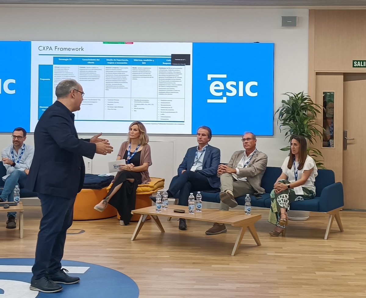 Experiencia de #cliente no es regalar un ramo de flores
Arranca <a href="/jgallar/">Javier Gallardo</a> en esta mesa debate de @ESICEducation