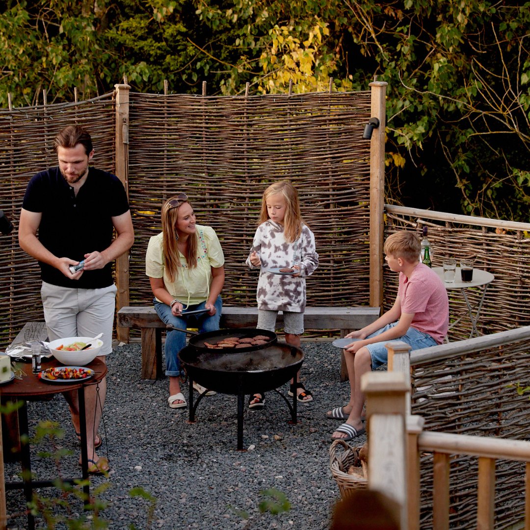 Birdholme's tweet photo. Create a memorable night with a delicious BBQ, book your next glamping adventure today!☀️🌭🍔

https://t.co/8atx9jrSEx 

#birdholme #birdholmeglamping #glampinglife #glampingnotcamping #glampinguk #bbq #bbqlife #bbqfamily #summerholidays #familyholiday https://t.co/pSBFKEfCo0