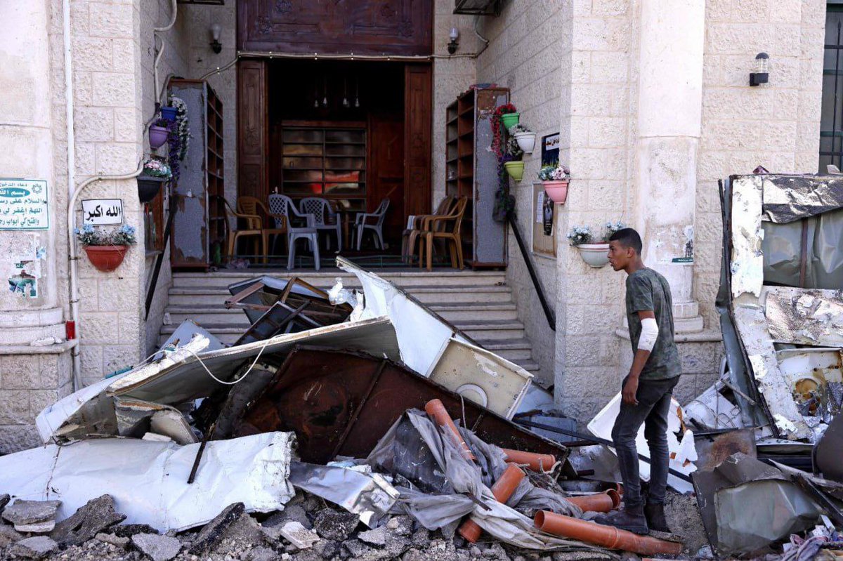 AyaAlGhazzawi's tweet photo. Israeli Occupation has been raiding Jenin for the 2nd day in a row, killing 9 Palestinians eight of whom are in Jenin, largely destroying the infrastructure including streets, mosques and houses, and forcing hundreds of families out of their homes. 
#JeninUnderAttack 
#جنين https://t.co/JLpUtWGkKN