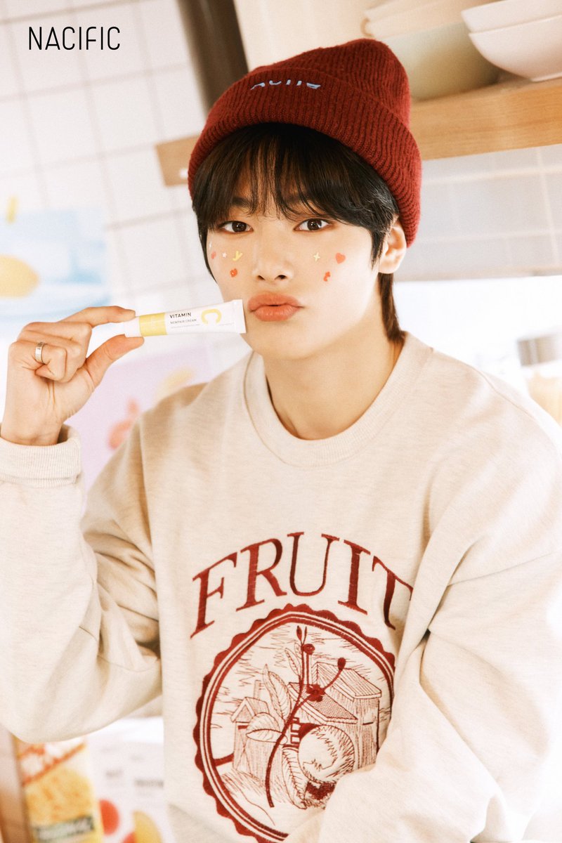 straykidsrussia's tweet photo. [230704] @Stray_Kids » @KrNacific »
𝗡𝗔𝗖𝗜𝗙𝗜𝗖 𝗫 𝗦𝘁𝗿𝗮𝘆 𝗞𝗶𝗱𝘀 
 
𝗧𝗔𝗦𝗧𝗬 𝗞𝗜𝗧𝗖𝗛𝗘𝗡🍽️  
 
Выбор Ай Эна 
 
Ярко и живо лопающиеся капсулы 
NACIFIC Vitamin C Newpair Cream 

#네시픽 #스트레이키즈 #아이엔 #비타크림 
#nacific #StrayKids #I_N #vitacream https://t.co/fZXUEuUow0