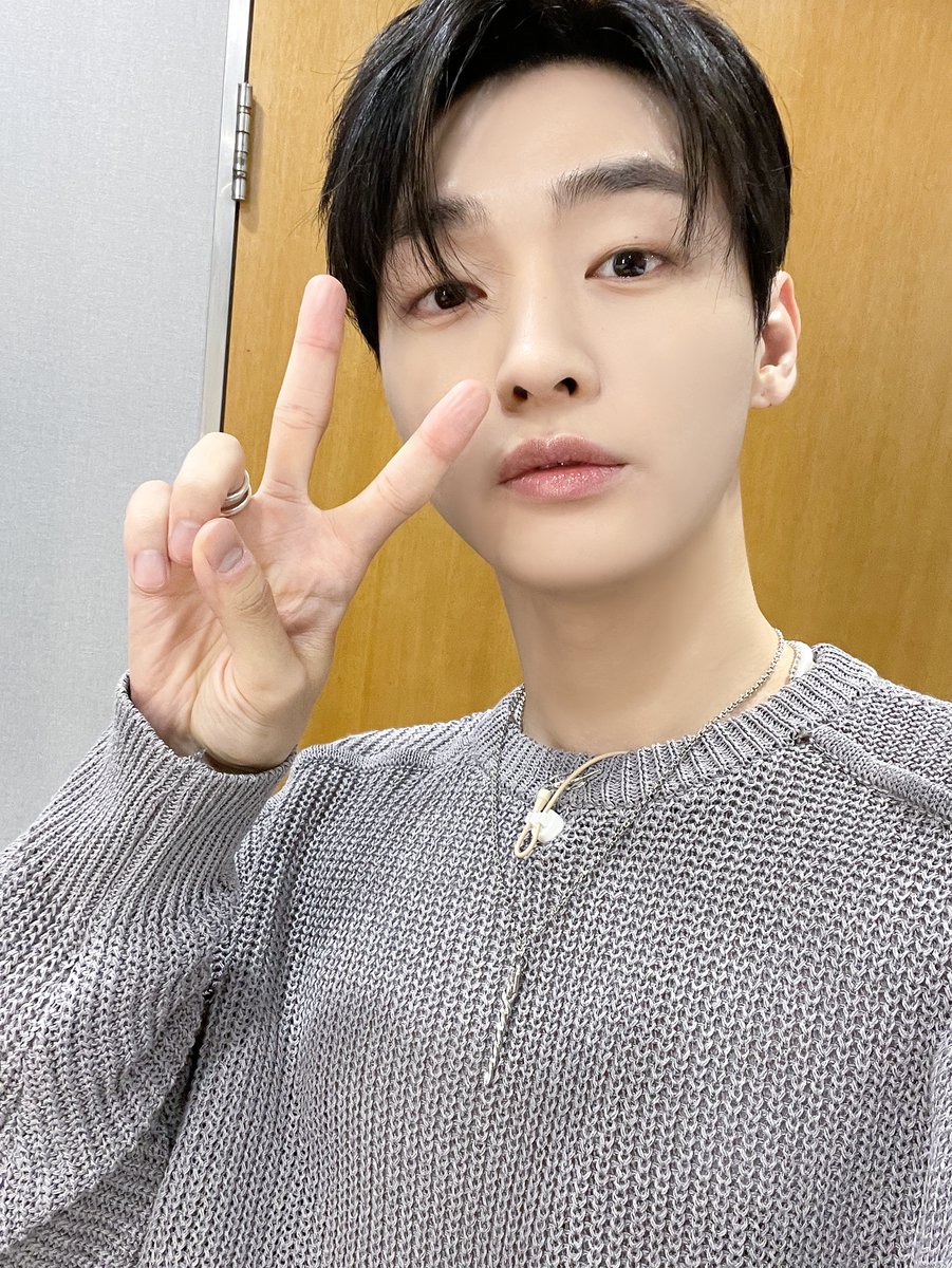 윤지성 (Yoon Jisung) Official tweet media
