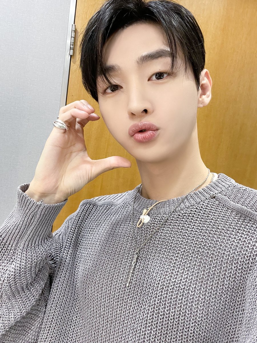 윤지성 (Yoon Jisung) Official tweet media