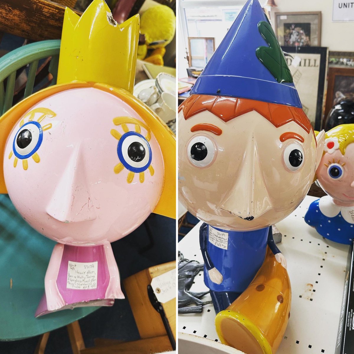 Fibre glass head of Ben & Holly taken from a coin operated ride. Open until 5pm 
#benandholly #benandhollyslittlekingdom #coinoperatedride #gardenornaments #childrensroom #childrensdecor #nurserydecor #children #astraantiquescentre #hemswell #lincolnshire