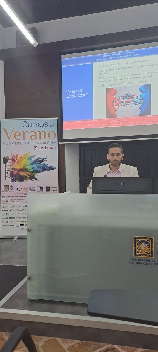martavelezr's tweet photo. Tras la jornada de ayer en la que disfrutamos de las  ponencias de @tristan_PB @mrtorsor @xpeytibi @jotacarmona_ y @sergiopcas Empezamos el segundo día del curso "Comunicación política para un súper -año electoral" en el se  análizará  la competencia electoral y el liderazgo. https://t.co/A4sbWP0QUp