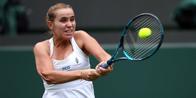 Sofia Kenin upsets fellow American Coco Gauff in riveting first round at Wimbledon https://t.co/bQfNUi4APM 
Wimbledon's first big upset came in the women’s bracket Monday as seventh-seeded American Coco Gauf... https://t.co/8MoosnZ5Cx