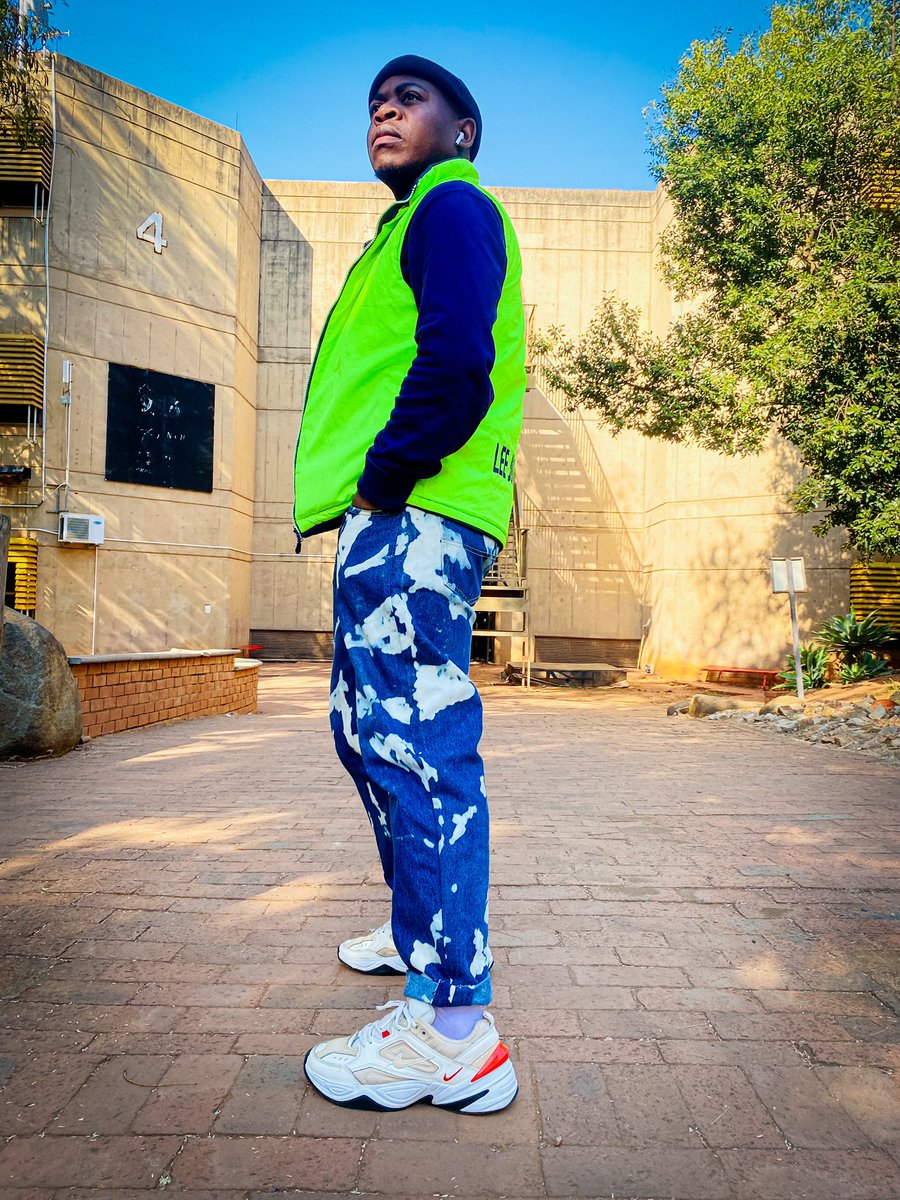 “ Bakhozi! The black giant  have been shortlisted to be one of the next Heineken 0.0 brand ambassadors for the TUT team. Please show me support and vote for me by simply retweeting this tweet to help me get selected. #Heineken00 #Studentvillage ”