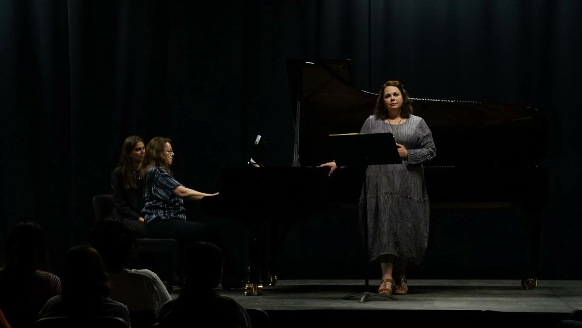 We hosted a concert by <a href="/kat_broderick/">Katherine Broderick</a> &amp; @kathystott
Sam (Y7) : Fauré’s ‘Barcarolle Op. 44, No 4 in A flat Major’ really gave me an image of an ocean in my mind. For the following pieces by Fauré I was transported to another musical world
Sam's review rossall.org.uk/concert-review…