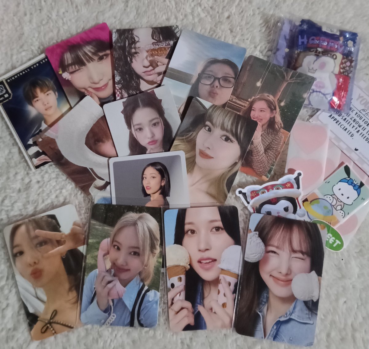 frlhoonki_'s tweet photo. Nayeon and Mina came home today! So pretty and thank you sa madaming freebies! @nayehaulz
#riksbudols_ #riksmail_ https://t.co/qF2i6pE75Q