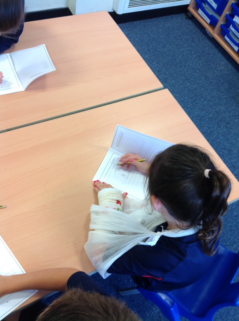 Class4KR's tweet photo. Working hard this morning on our information booklets all about birds. Today we have learnt about the life cycle of a bird🐣🐥 https://t.co/uwZEDLElKX
