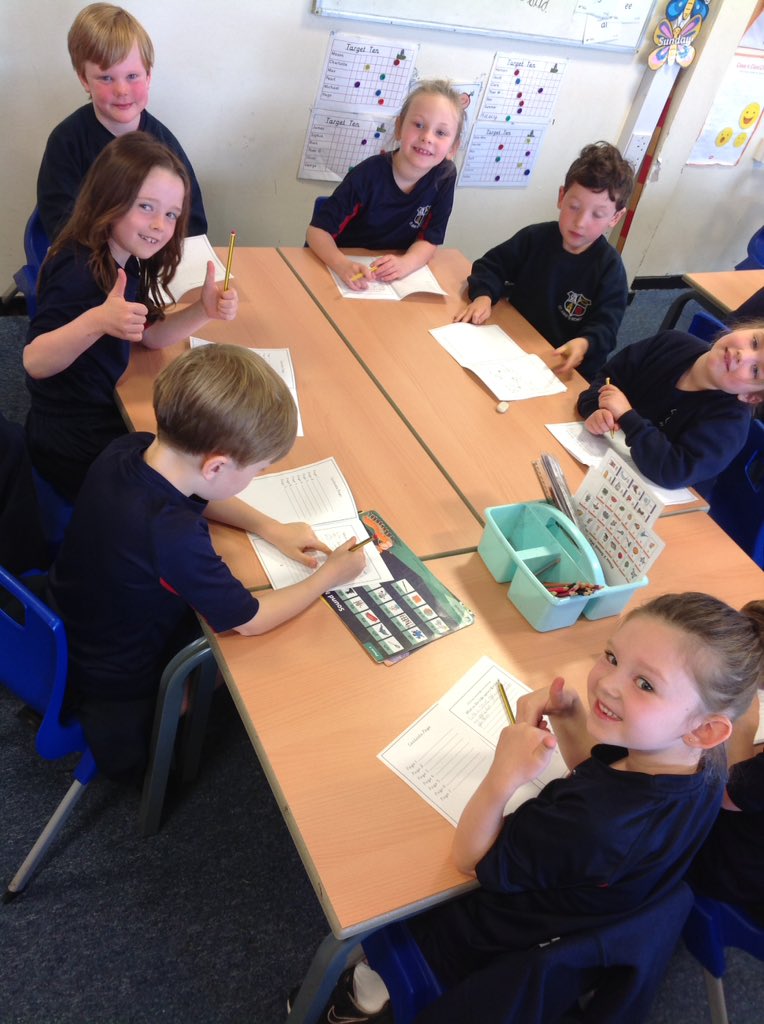 Class4KR's tweet photo. Working hard this morning on our information booklets all about birds. Today we have learnt about the life cycle of a bird🐣🐥 https://t.co/uwZEDLElKX