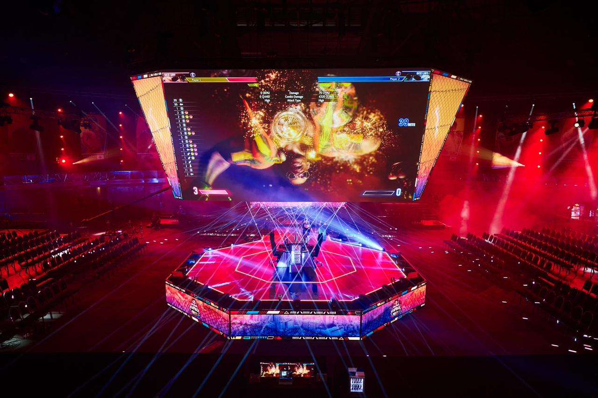 I'm on my way home. The mood of South Africa and competition were by far the best competition I've ever been to. I'll never forget the best people and the best stage
#RedBullKumite